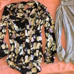 💙$5 SALE Women’s  business blouse